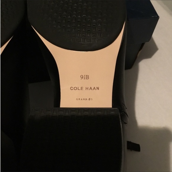 COLE HAAN - Picture 9 of 16